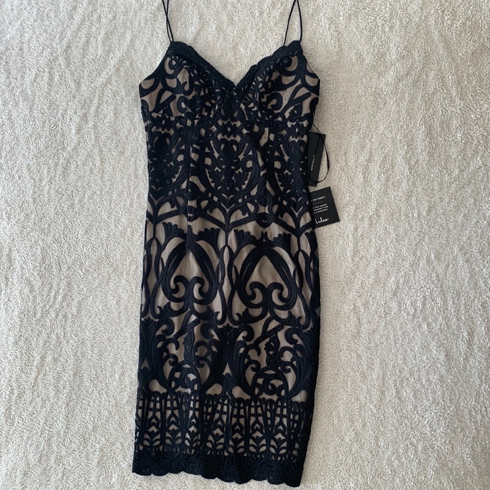Lulus Lace Midi Dress